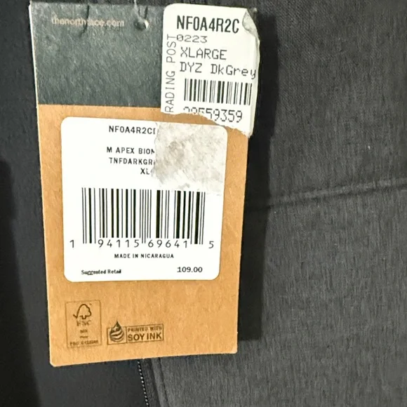 The North Face Men's Charcoal Vest - Picture 5 of 7